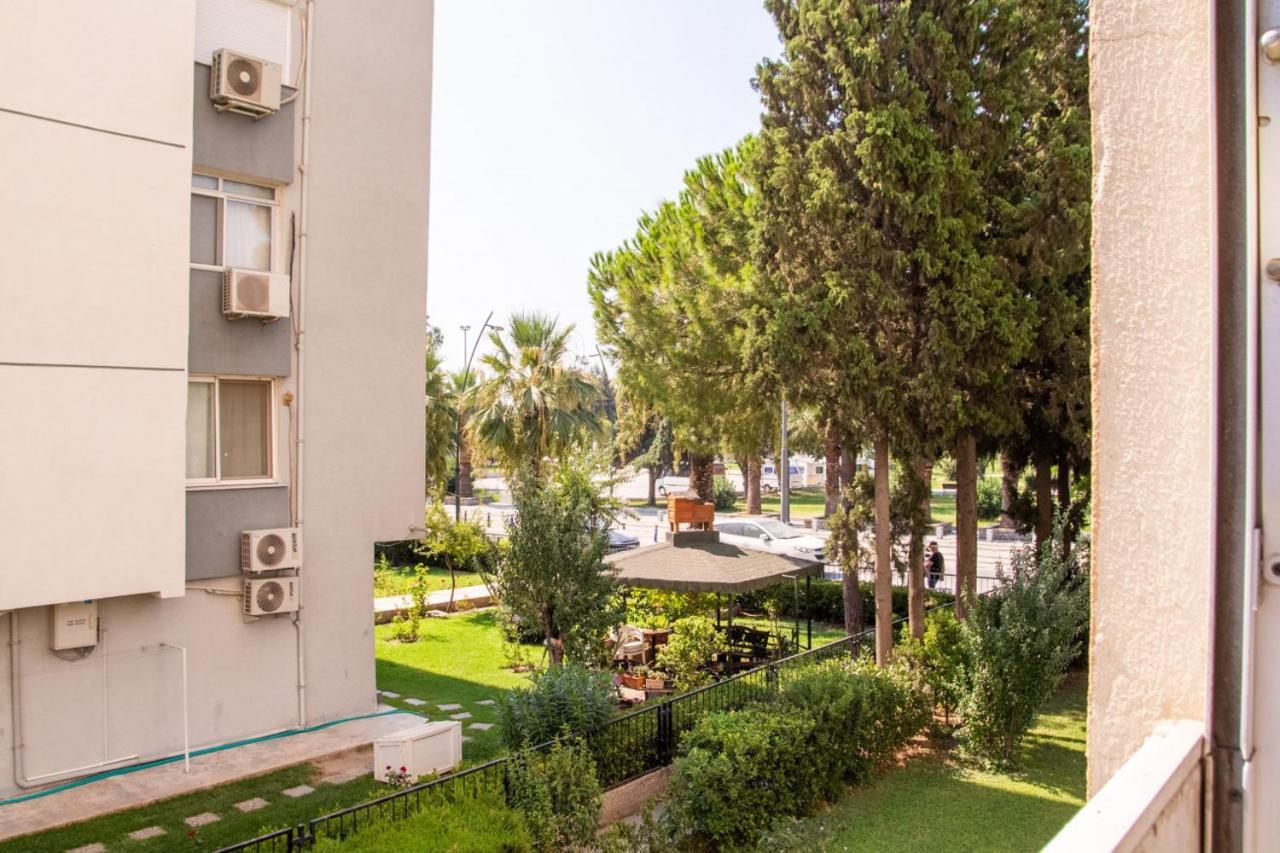 Lovely Flat Near Public Transportation In Izmir Exteriör bild